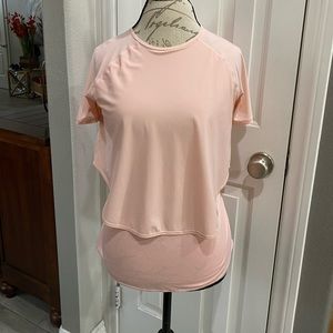 Lululemon woman’s shirt